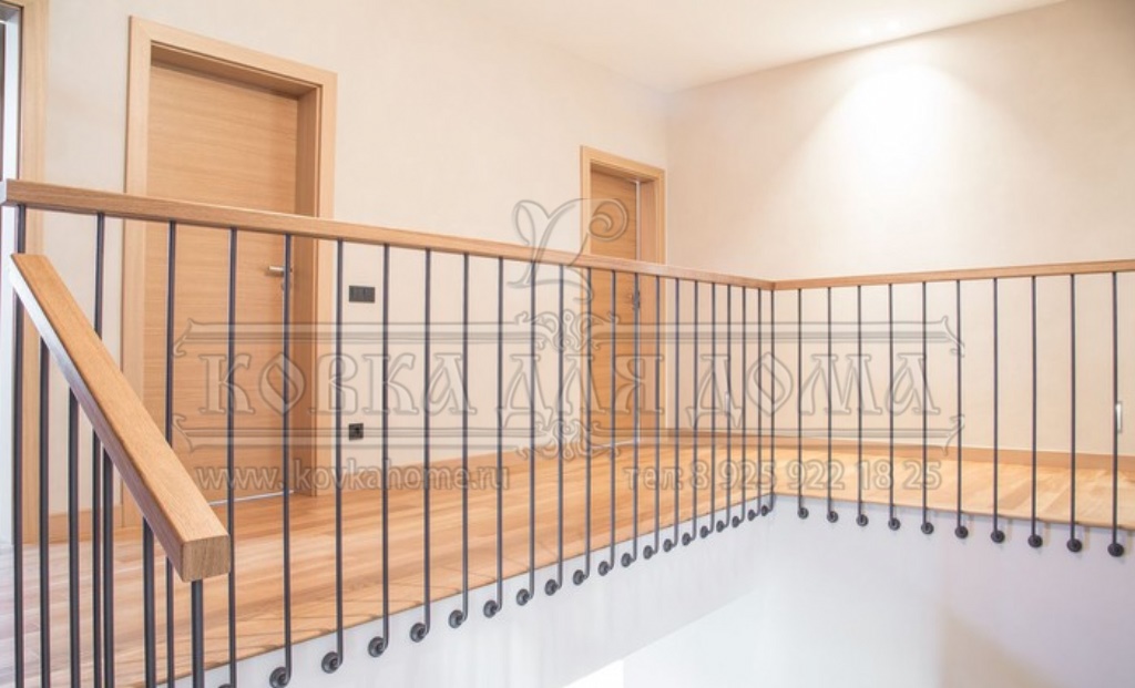 Монтаж балясин и перил для лестниц